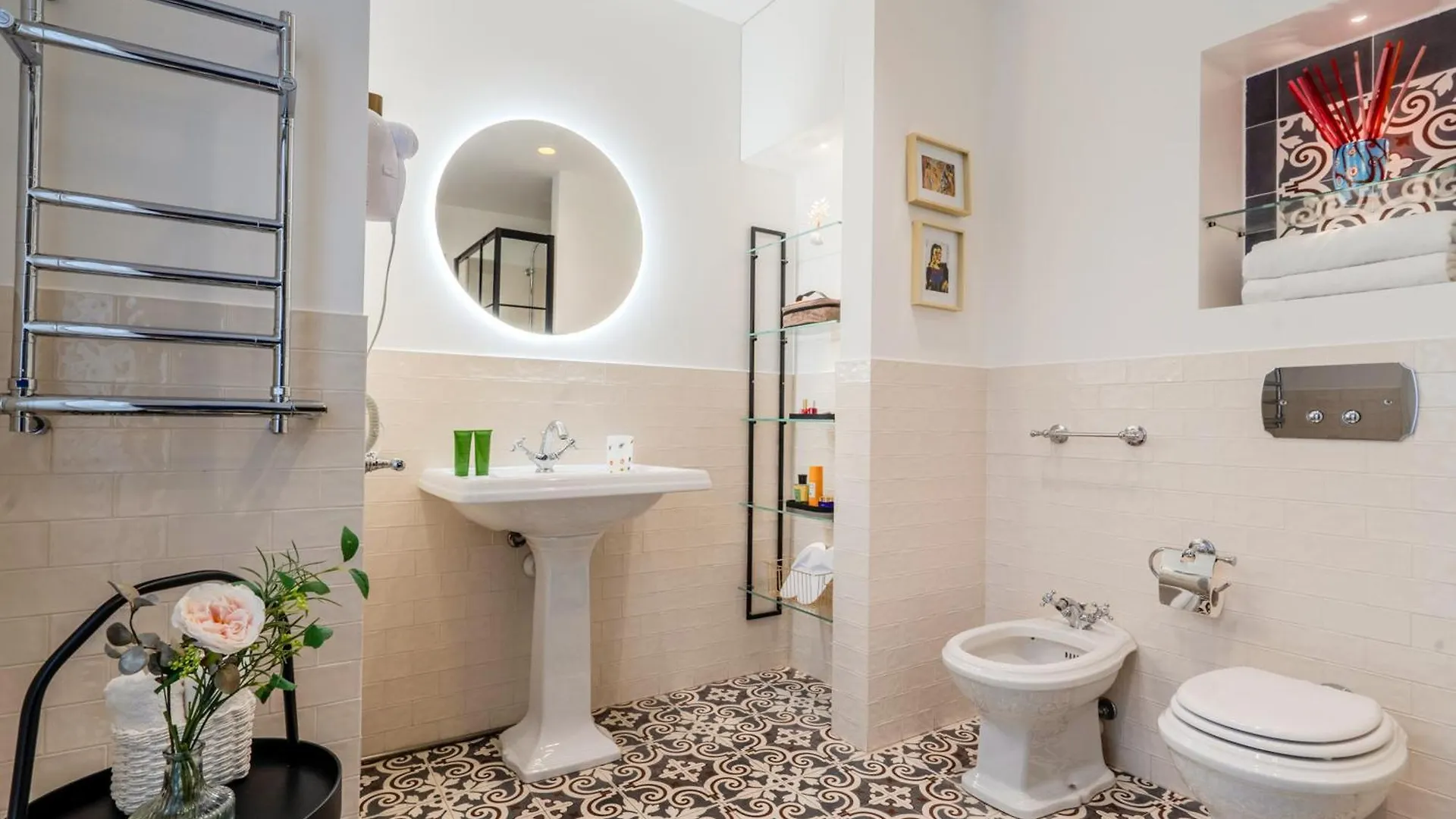 Case Ospitali, Ks-Suites Milaan 0*,